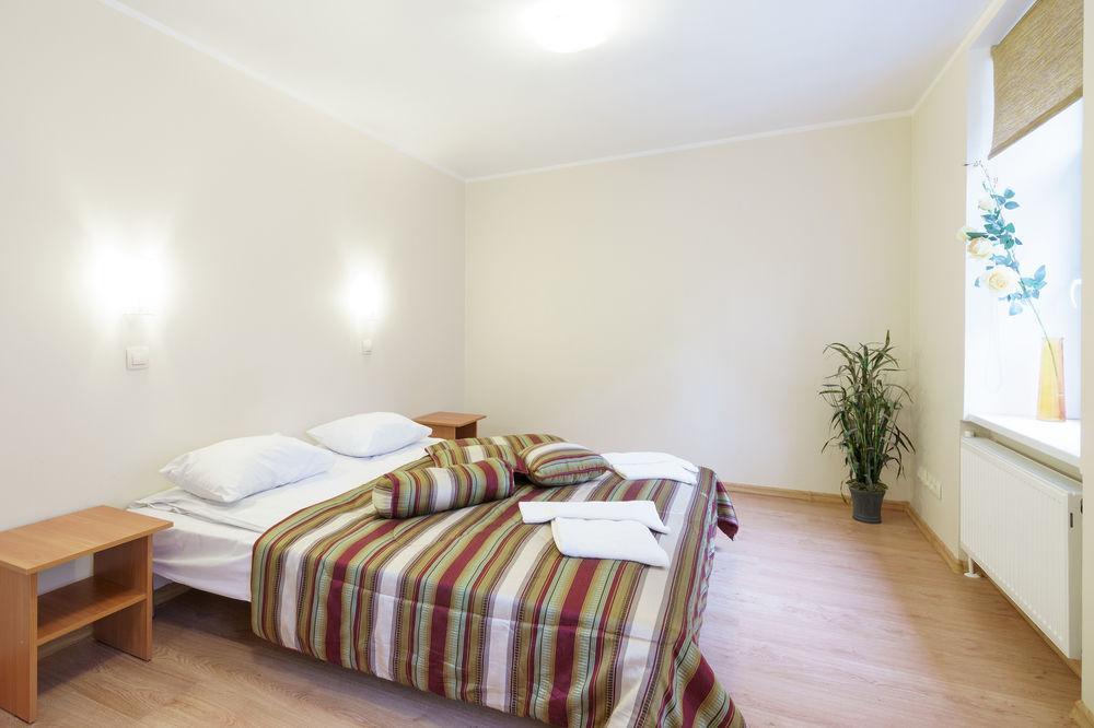 Knights Court Hotell Riga Exteriör bild