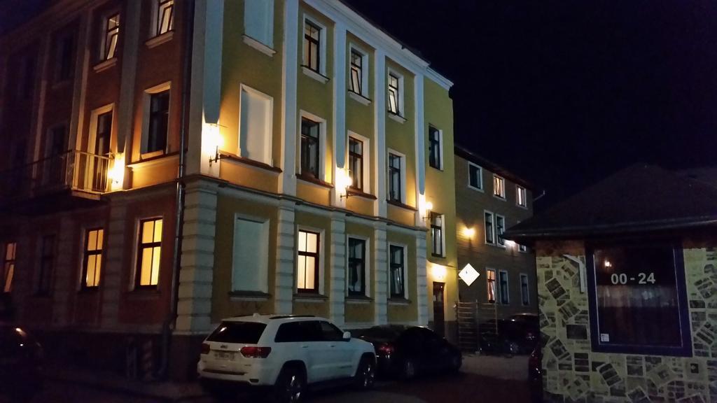 Knights Court Hotell Riga Exteriör bild