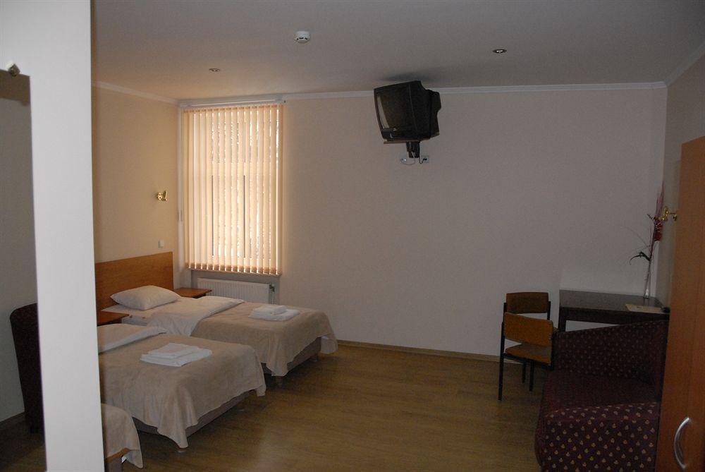 Knights Court Hotell Riga Exteriör bild