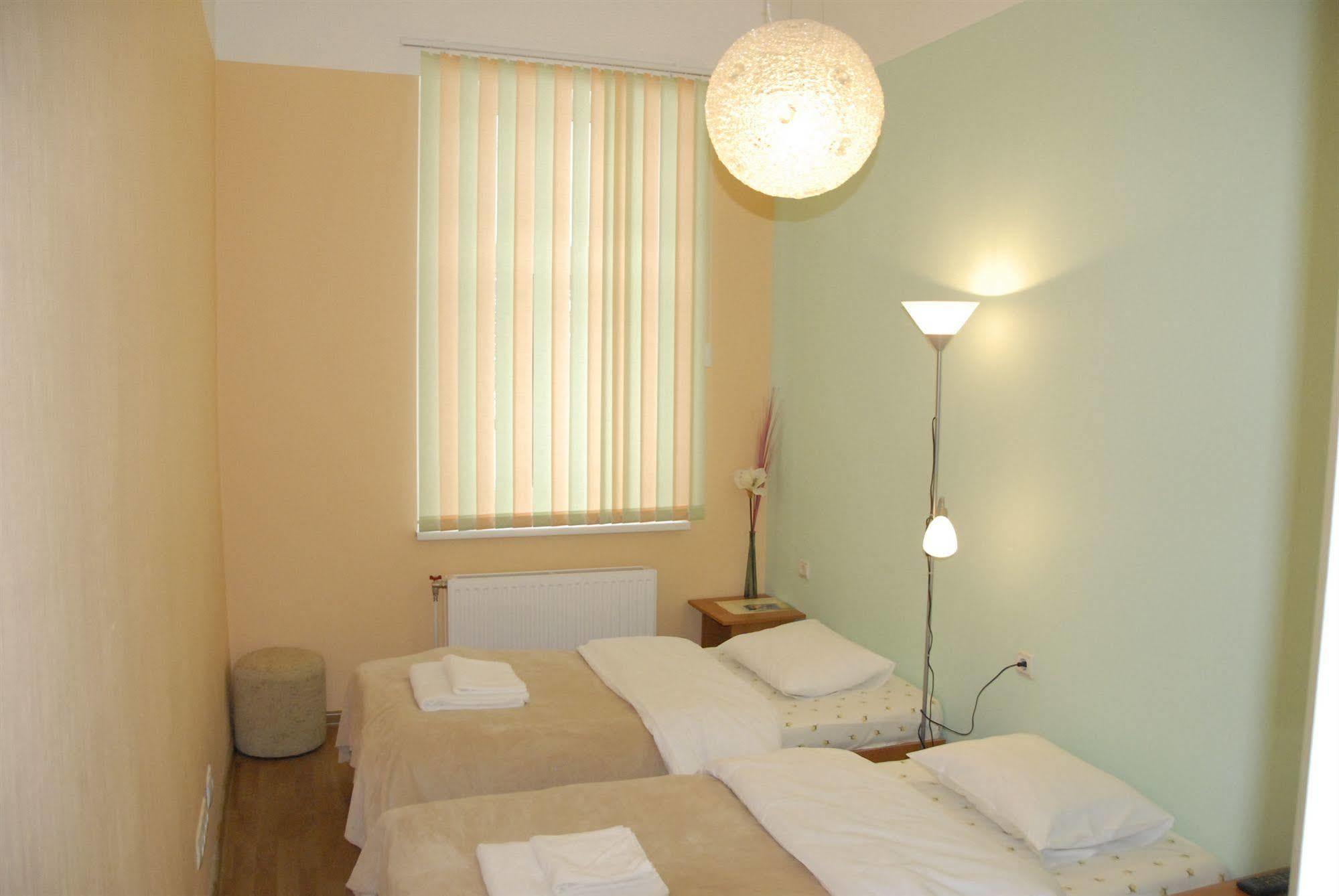 Knights Court Hotell Riga Exteriör bild