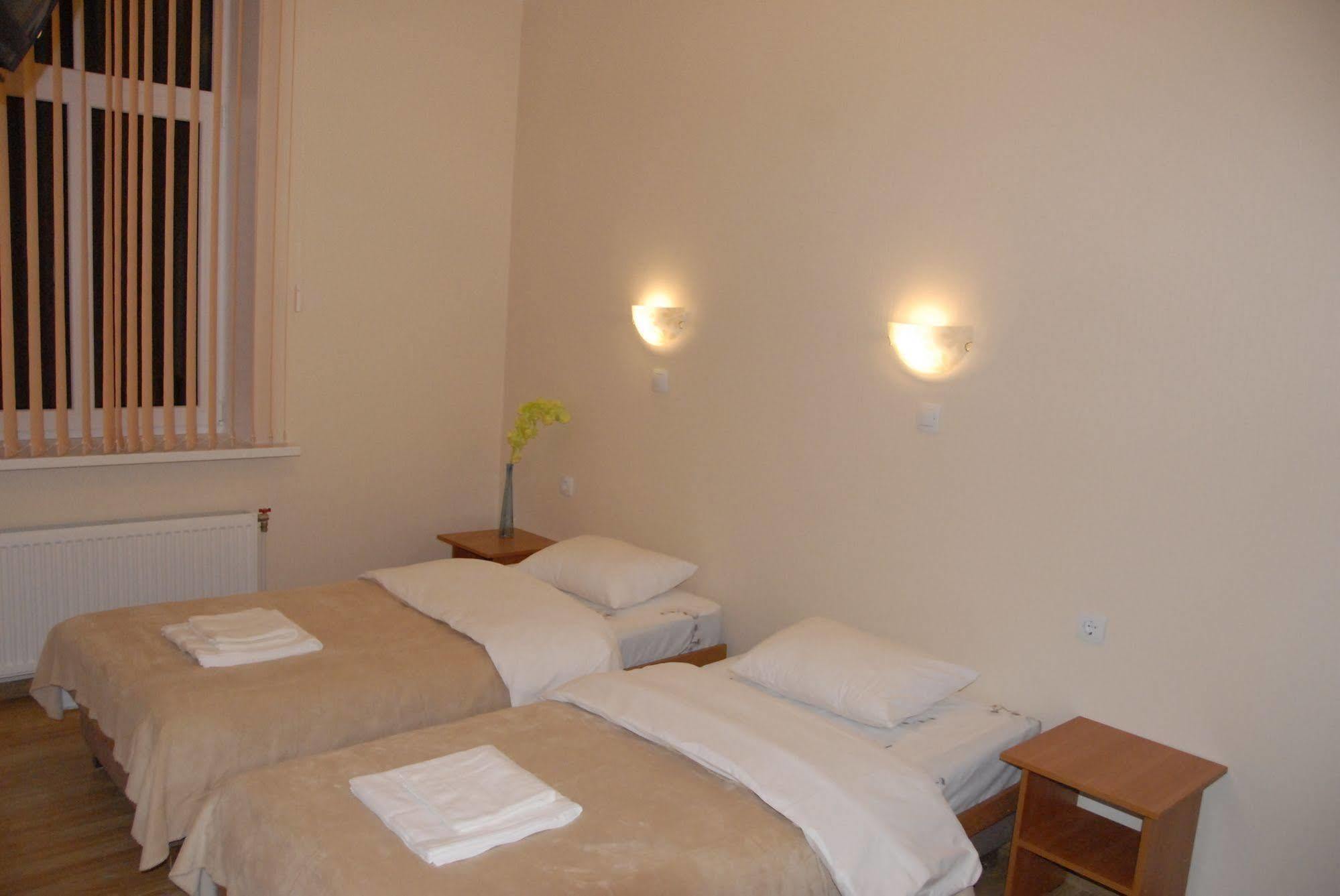 Knights Court Hotell Riga Exteriör bild