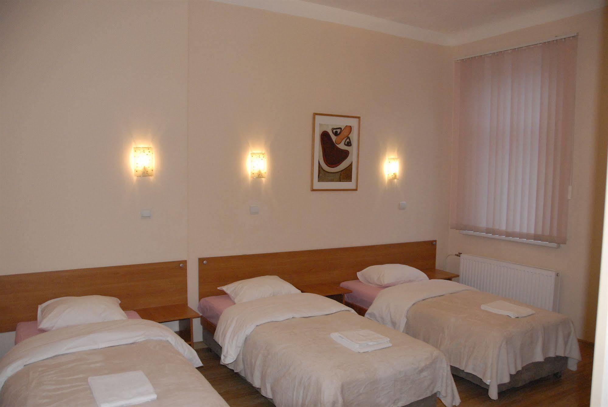 Knights Court Hotell Riga Exteriör bild