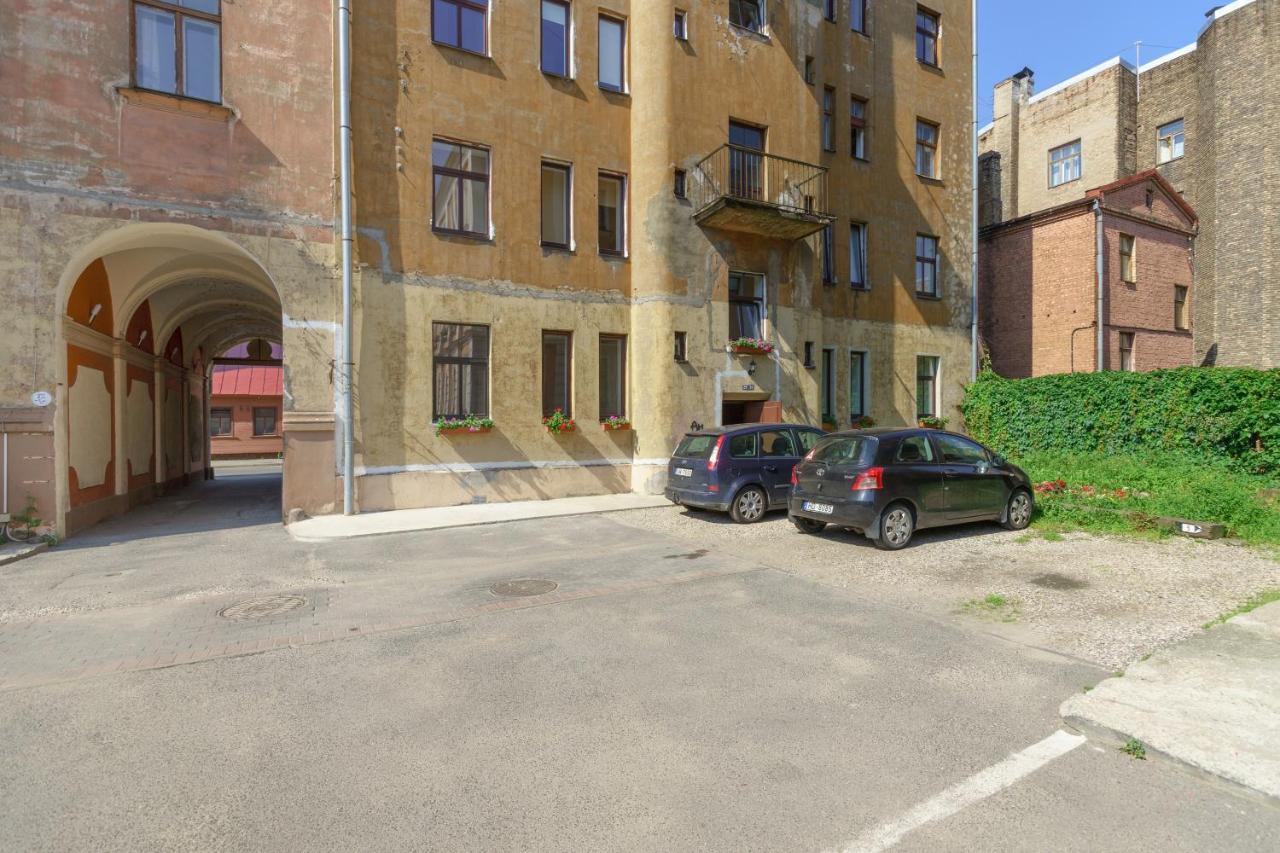 Knights Court Hotell Riga Exteriör bild